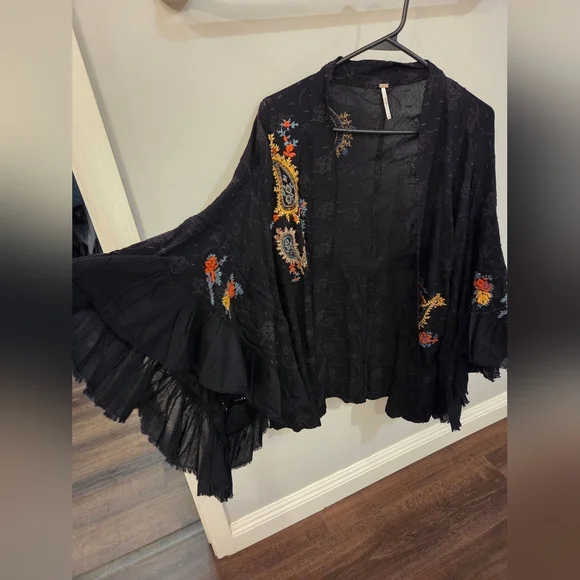 Dottie West Embroidered Ruffled Kimono Size XS/S - Picture 4 of 12